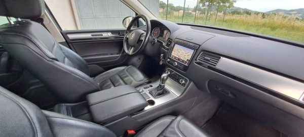 VOLKSWAGEN Touareg - 3.0 TDI 204 CV V6 tiptronic BlueMotion Technology - immagine 14