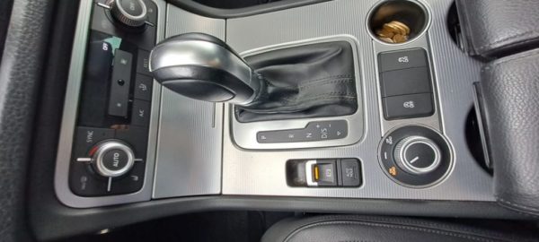 VOLKSWAGEN Touareg - 3.0 TDI 204 CV V6 tiptronic BlueMotion Technology - immagine 12