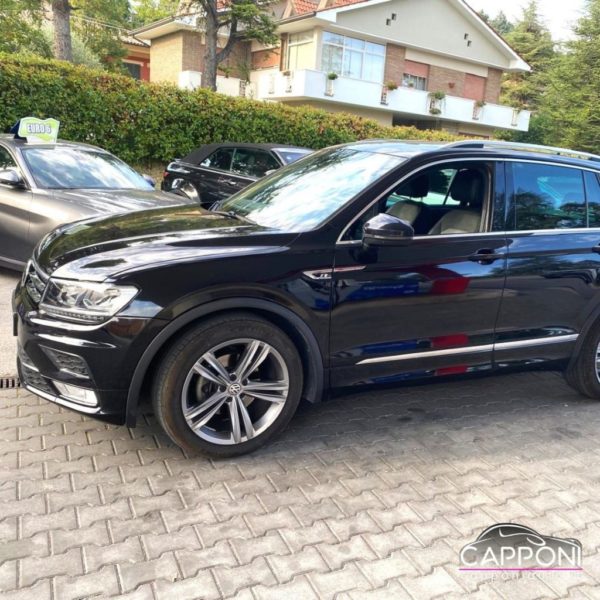VOLKSWAGEN Tiguan - 1.6 TDI SCR R Line - immagine 3