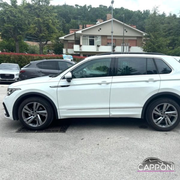 VOLKSWAGEN Tiguan - 1.5 TSI 150 CV DSG R-Line - immagine 4
