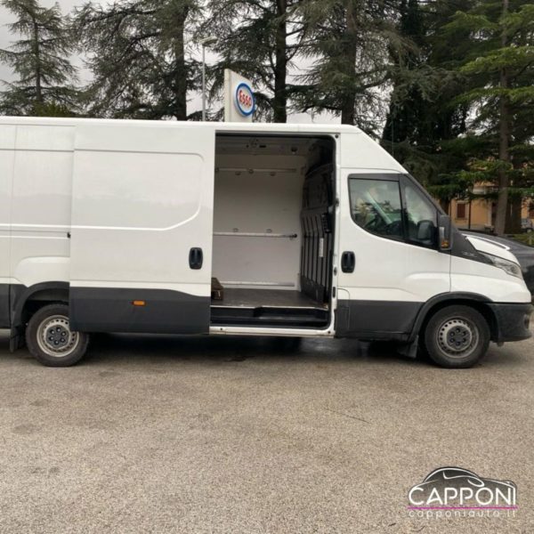IVECO Daily - 35C16A8V BTor 2.3 HPT PLM-SL-TA-RG Furgone Hi-Mati - immagine 4