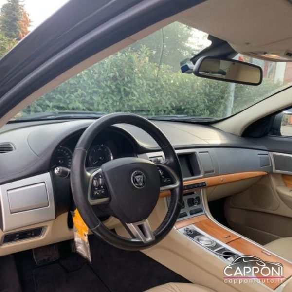 JAGUAR XF - 2.2 D 200 CV - immagine 8
