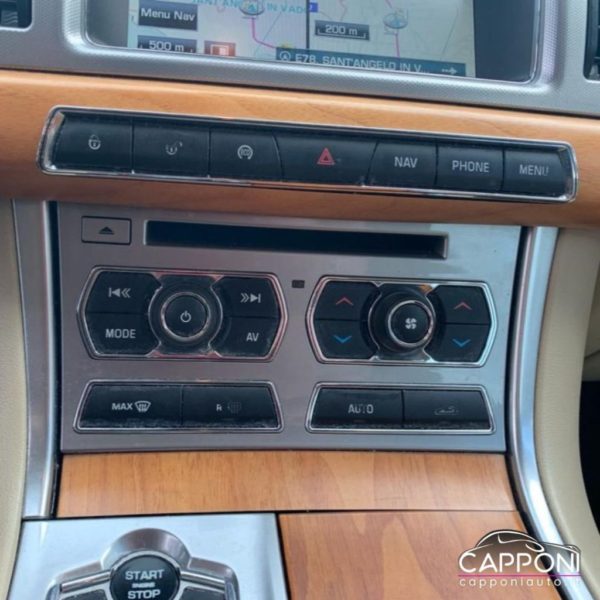 JAGUAR XF - 2.2 D 200 CV - immagine 10