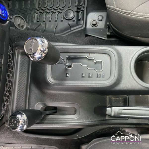 JEEP Wrangler - Unlimited 2.8 CRD DPF Sahara - immagine 18