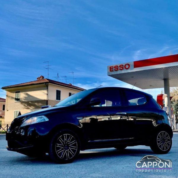 LANCIA Ypsilon - 1.2 69 CV 5 porte - immagine 3