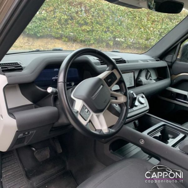 LAND ROVER Defender - 110 3.0D I6 200 CV AWD Auto - immagine 9