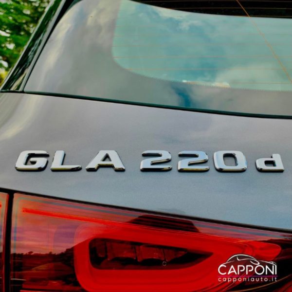 MERCEDES-BENZ GLA 220 - d 4Matic AMG Line - immagine 12