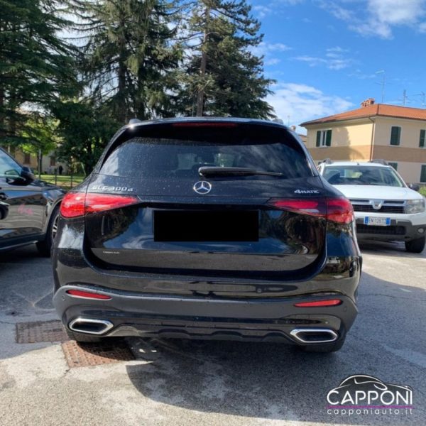 MERCEDES-BENZ GLC 300 - d 4Matic Mild Hybrid AMG - immagine 5
