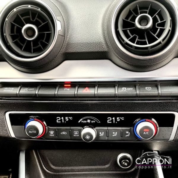 AUDI Q2 - 30 TDI Identity Black S tronic PROMO - immagine 11