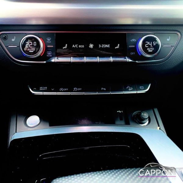 AUDI Q5 - SPORTBACK 35 TDI S tronic 2x SLine - immagine 12