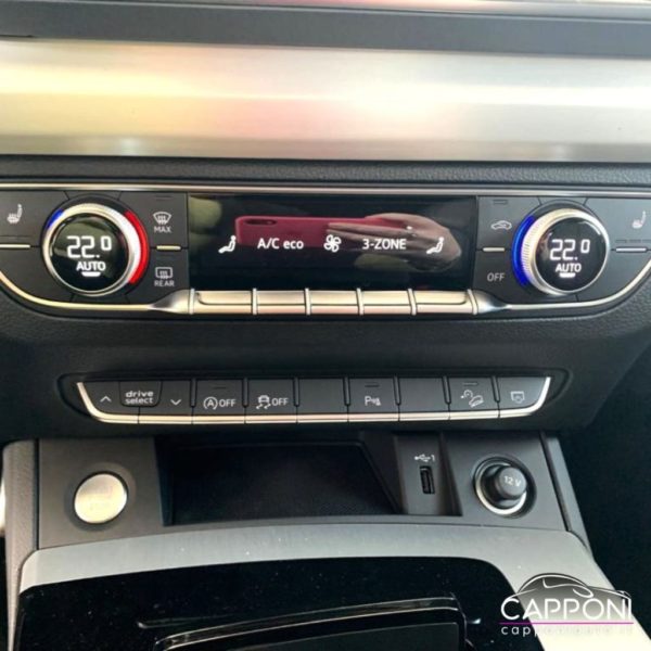 AUDI Q5 - Sportback 35 TDI S tronic Sline - immagine 12