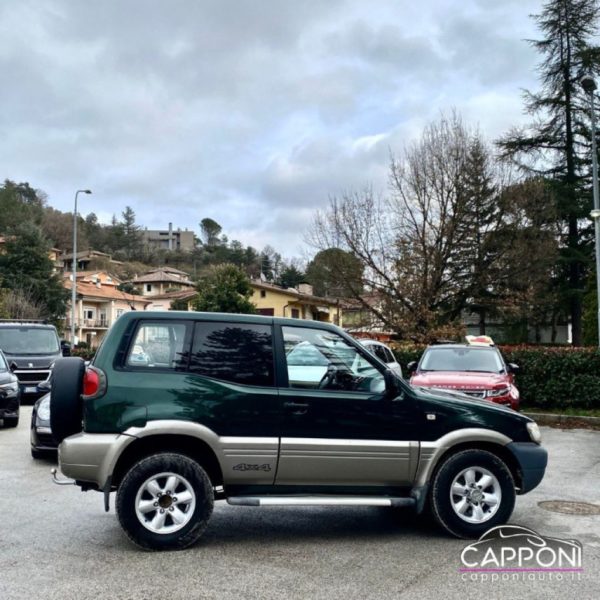 NISSAN Terrano II - 2.7 Tdi 3 porte 4x4 - immagine 2