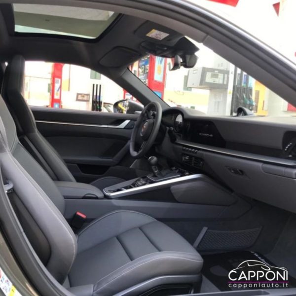 PORSCHE 911 - Carrera 4 GTS - immagine 9