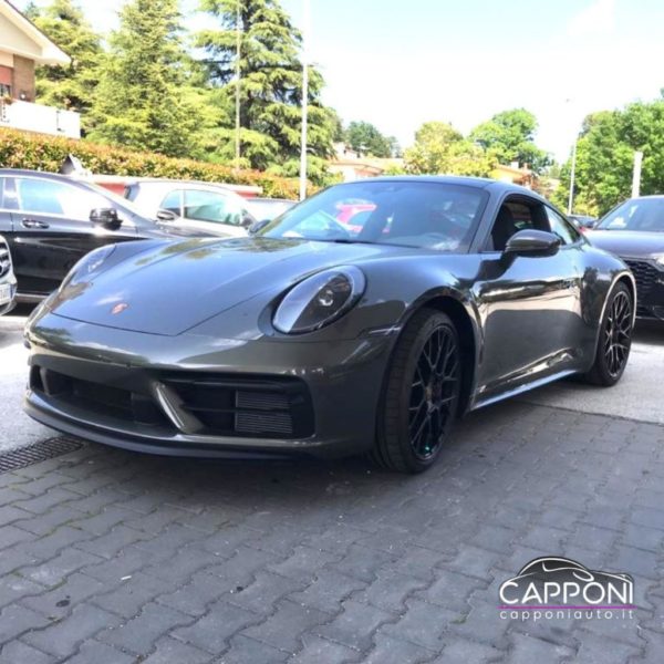 PORSCHE 911 - Carrera 4 GTS