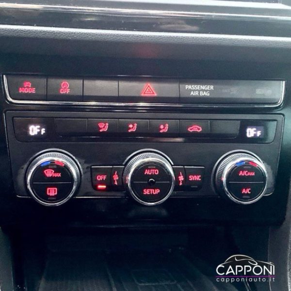 SEAT Leon - FR 2.0 TDI - immagine 8