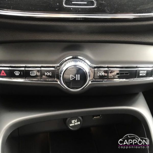 VOLVO XC40 - D4 AWD Geartronic R-design - immagine 14