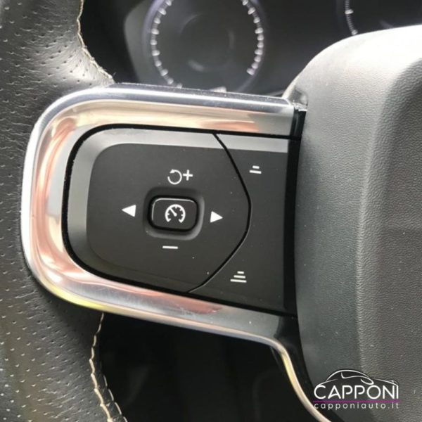 VOLVO XC40 - D4 AWD Geartronic R-design - immagine 18