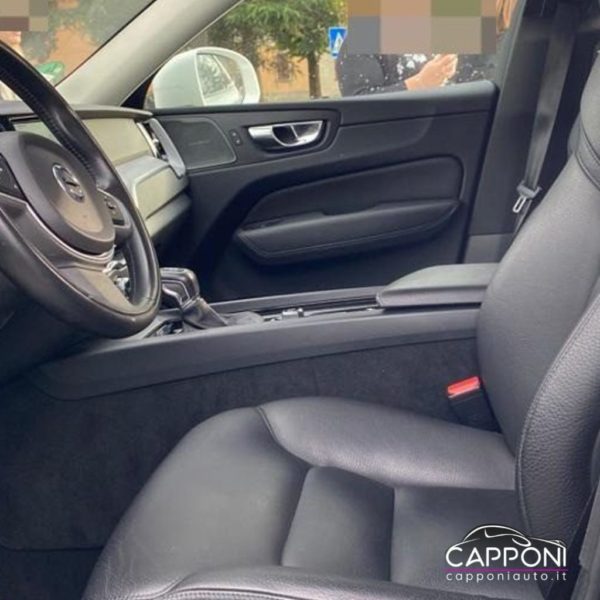 VOLVO XC60 - 2WD Geartronic Momentum Harman-Kardon - immagine 7