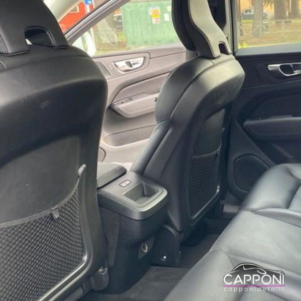 VOLVO XC60 - 2WD Geartronic Momentum Harman-Kardon - immagine 17