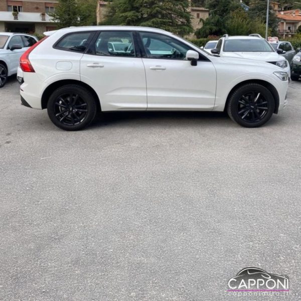 VOLVO XC60 - 2WD Geartronic Momentum Harman-Kardon - immagine 2