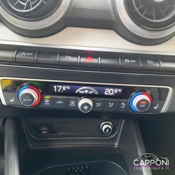 AUDI Q2 - 30 TDI quattro S tronic S Line PROMO - immagine 13