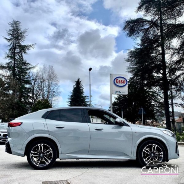BMW X2 - sDrive 18d Msport - immagine 2