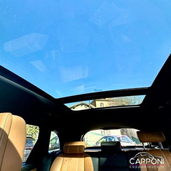 LAND ROVER Range Rover Velar - 2.0D I4 240 CV R-Dynamic - immagine 4