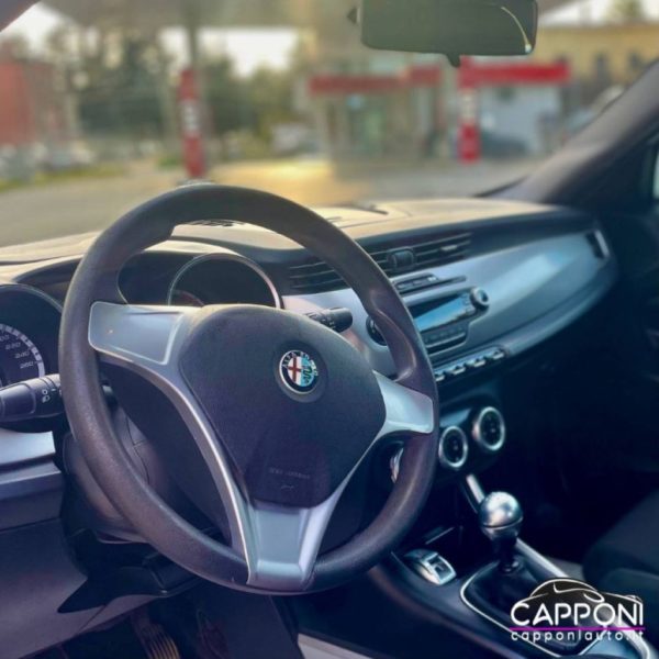 ALFA ROMEO Giulietta - 1.6 JTDm-2 105 CV - immagine 2