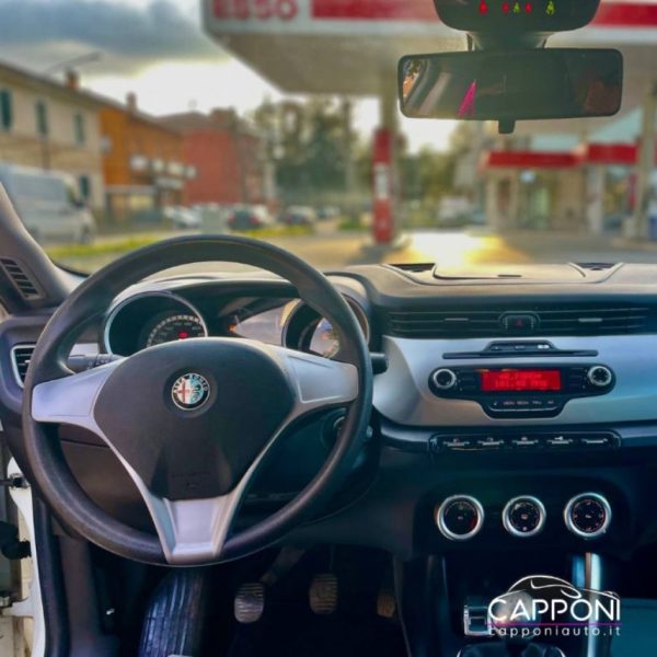ALFA ROMEO Giulietta - 1.6 JTDm-2 105 CV - immagine 10