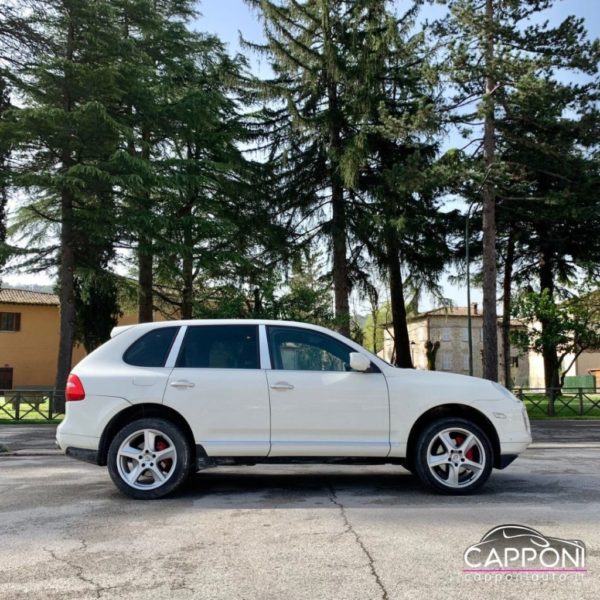 PORSCHE Cayenne - 3.0 Diesel Pelle/Navi/Clima bi-zona - immagine 2