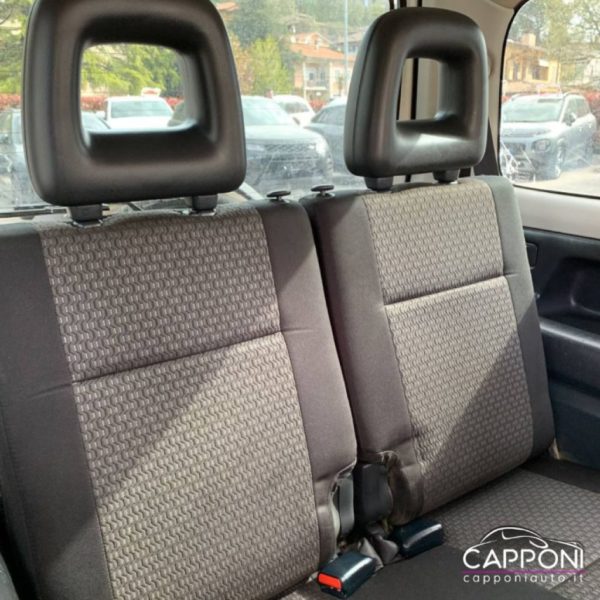 SUZUKI Jimny - 1.3i 16V cat 4WD - immagine 6