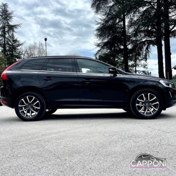 VOLVO XC60 - D4 AWD - immagine 4