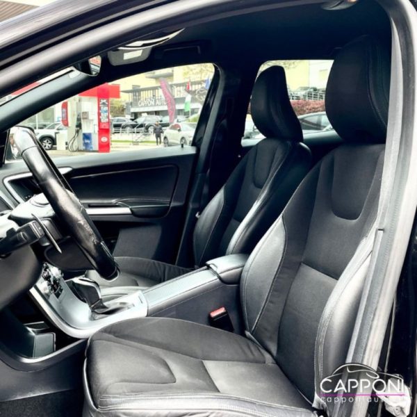 VOLVO XC60 - D4 AWD - immagine 9
