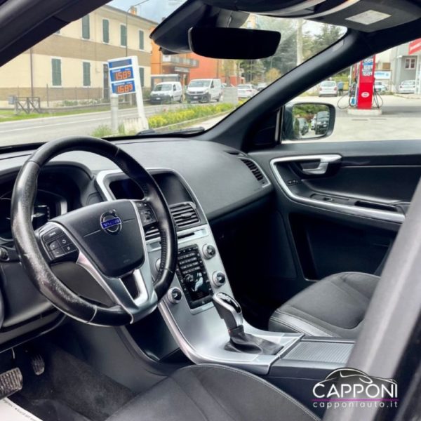 VOLVO XC60 - D4 AWD - immagine 13