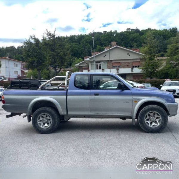 MITSUBISHI L200 - 2.5 TDI 4WD autocarro 4 posti