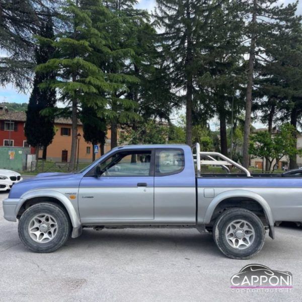 MITSUBISHI L200 - 2.5 TDI 4WD autocarro 4 posti - immagine 2