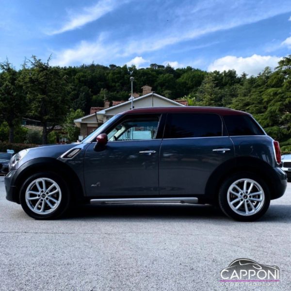 MINI Countryman - Cooper D ALL4 - immagine 6