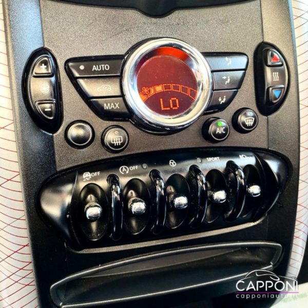 MINI Countryman - Cooper D ALL4 - immagine 9