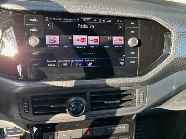 VOLKSWAGEN T-Cross - 1.5 TSI DSG R-LINE - immagine 5