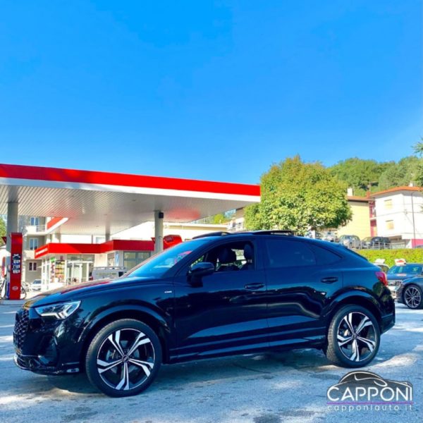 AUDI Q3 - Sportback 35 TDI 2x SLine - immagine 2