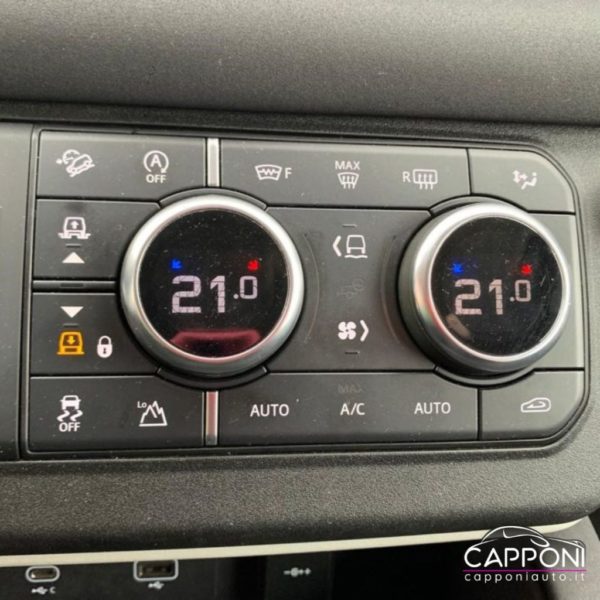LAND ROVER Defender - 110 3.0D I6 200 CV AWD Auto - immagine 14