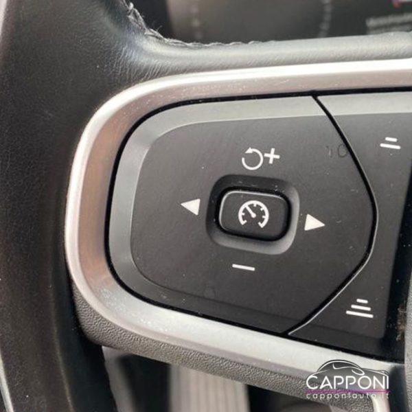 VOLVO XC60 - 2WD Geartronic Momentum Harman-Kardon - immagine 10