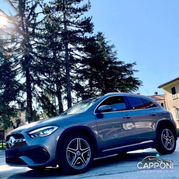 MERCEDES-BENZ GLA 200 - AMG