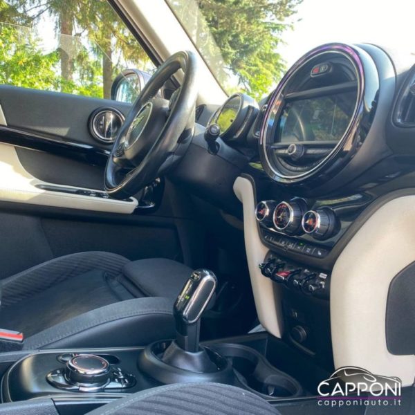 MINI Countryman - 2.0 Cooper SD Aut. - immagine 8