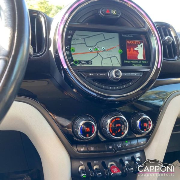MINI Countryman - 2.0 Cooper SD Aut. - immagine 12