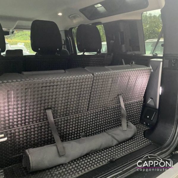 LAND ROVER Defender - 110 3.0D I6 200 CV AWD Auto - immagine 10