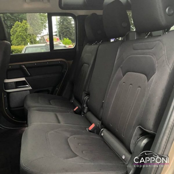 LAND ROVER Defender - 110 3.0D I6 200 CV AWD Auto - immagine 11