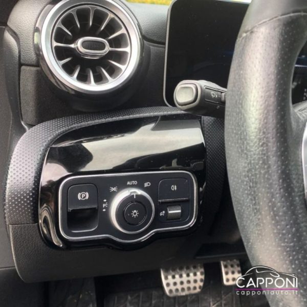MERCEDES-BENZ A 180 - d Automatic AMG - immagine 9