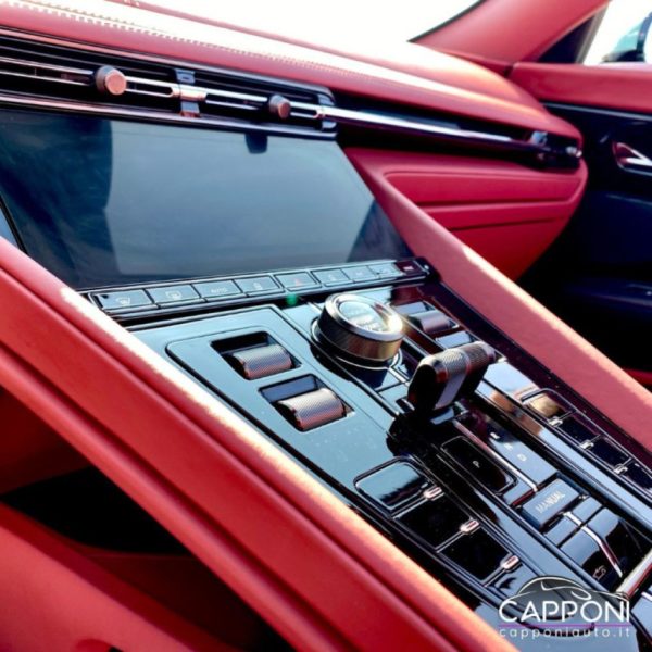 ASTON MARTIN DB12 - V8 Volante - immagine 8