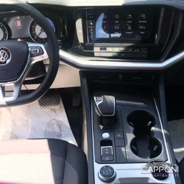 VOLKSWAGEN Touareg - 3.0 V6 TDI - immagine 6